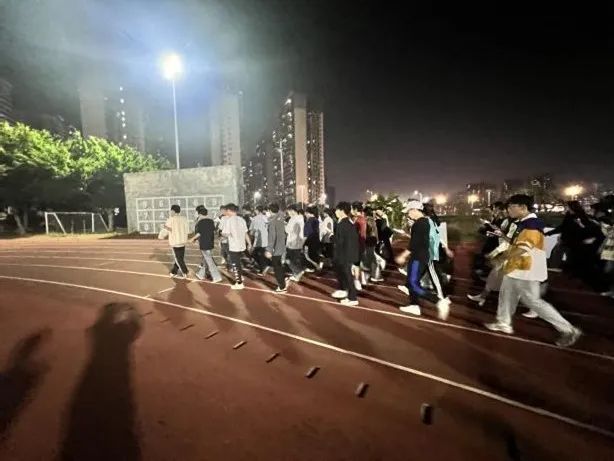 e6b7e741d96248f19e37f4b63feed7f3.jpg 必威西汉姆联官网