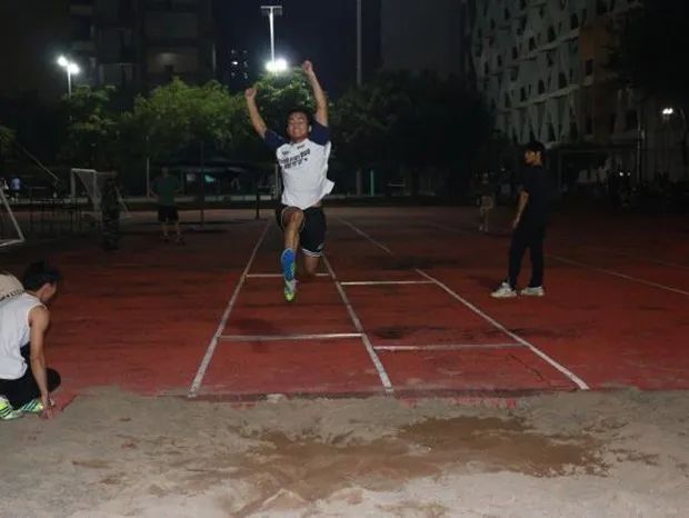 f7d7a2b1512046dd8f4f5882dfd05537.jpg 必威西汉姆联官网